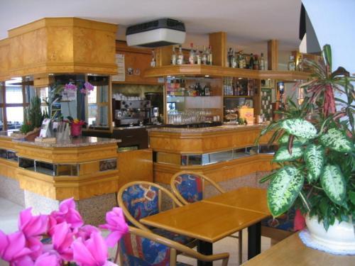 Hotel Serena Dimaro Luaran gambar