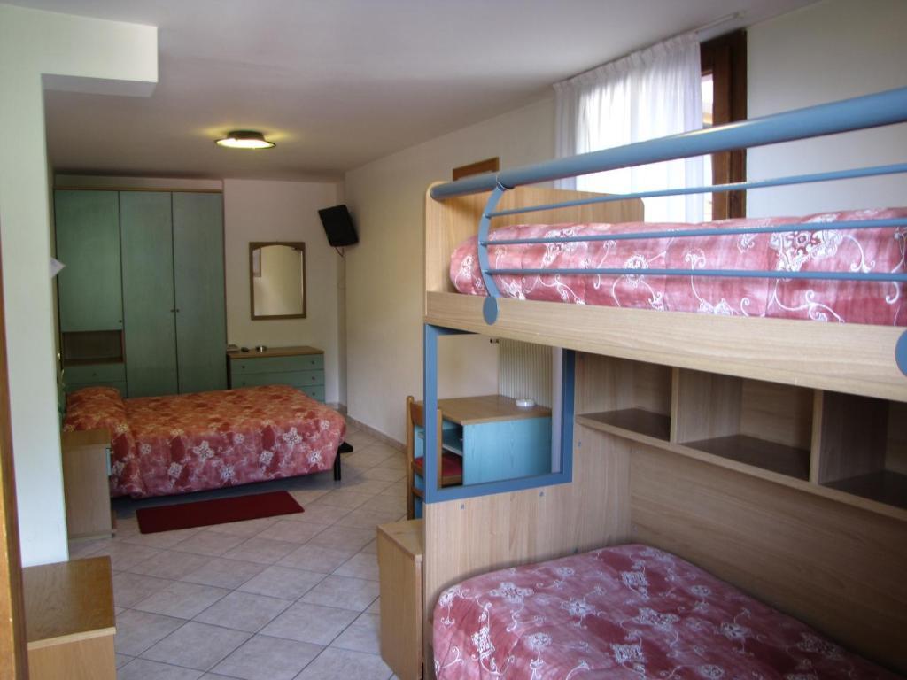 Hotel Serena Dimaro Bilik gambar