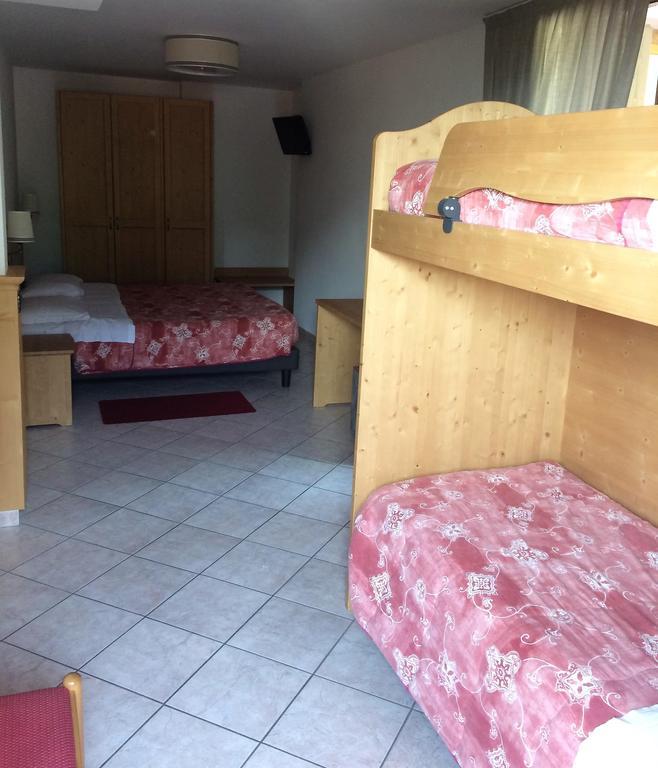 Hotel Serena Dimaro Luaran gambar