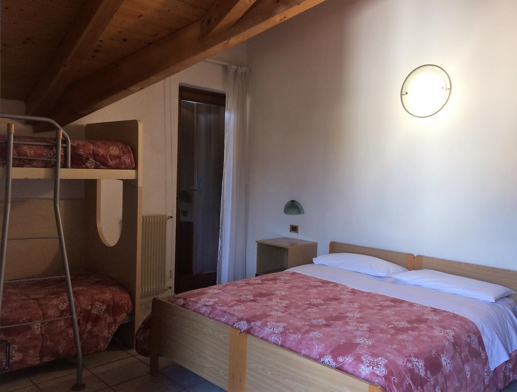 Hotel Serena Dimaro Luaran gambar