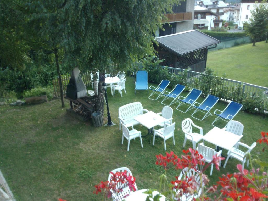 Hotel Serena Dimaro Luaran gambar